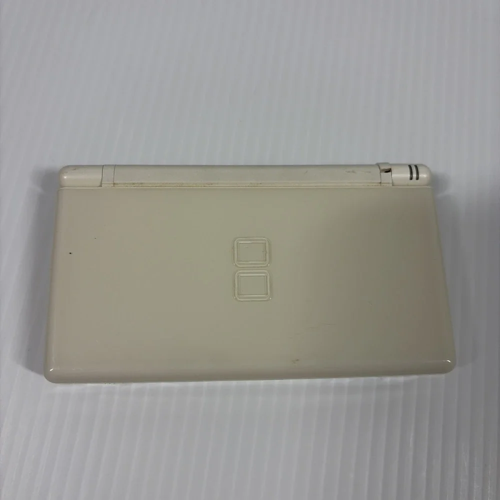 Nintendo DS Lite Handheld System - White USG-001 Charger Games Bundle Lot